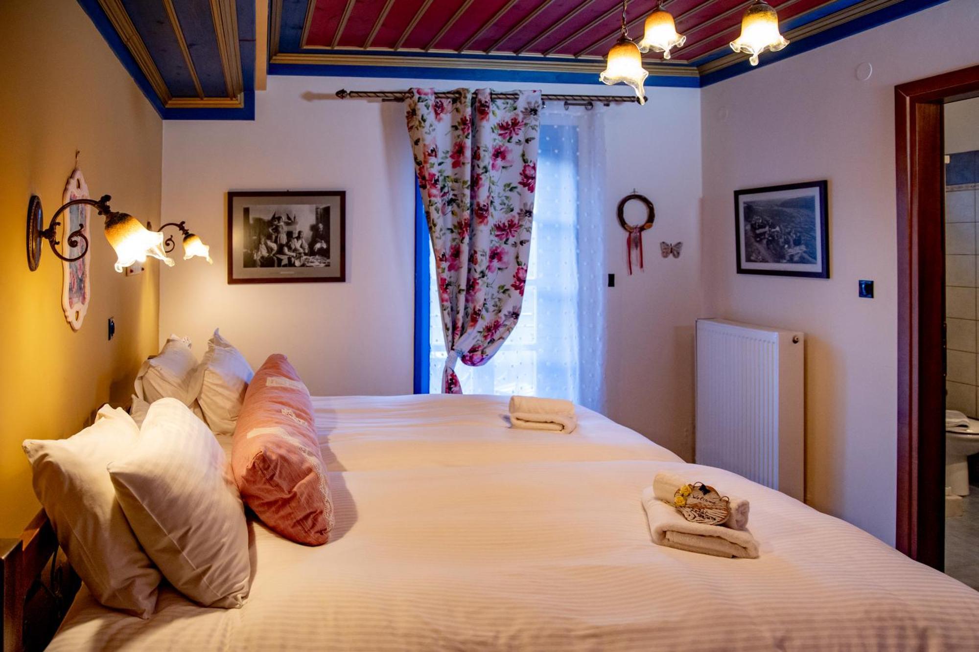Arktouros Hotel Monodendri Eksteriør billede