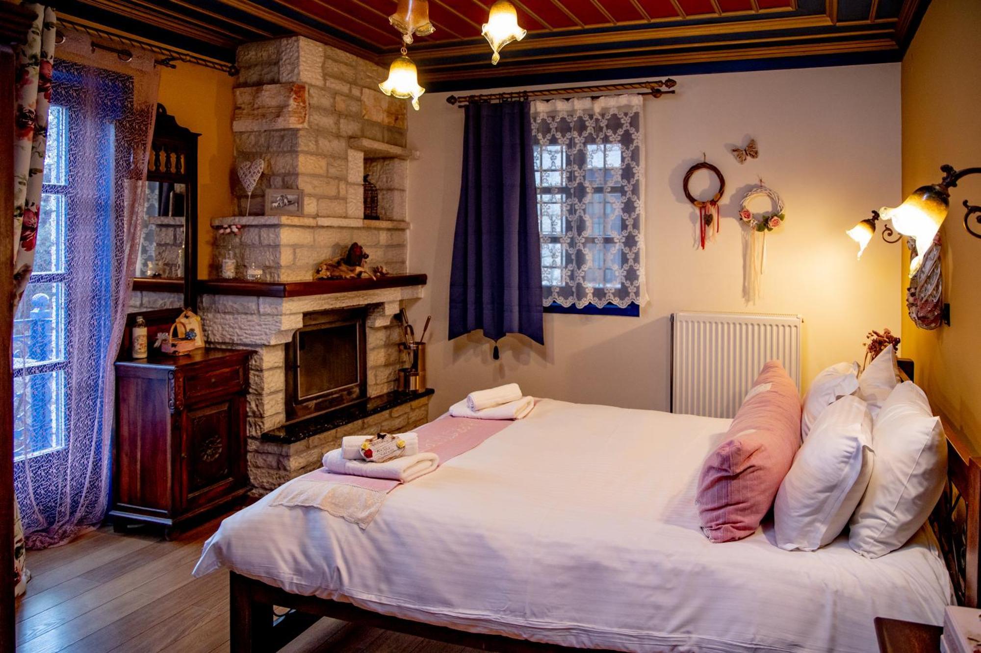 Arktouros Hotel Monodendri Eksteriør billede