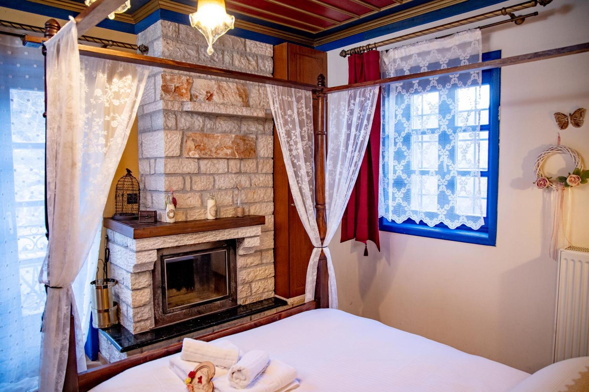 Arktouros Hotel Monodendri Eksteriør billede