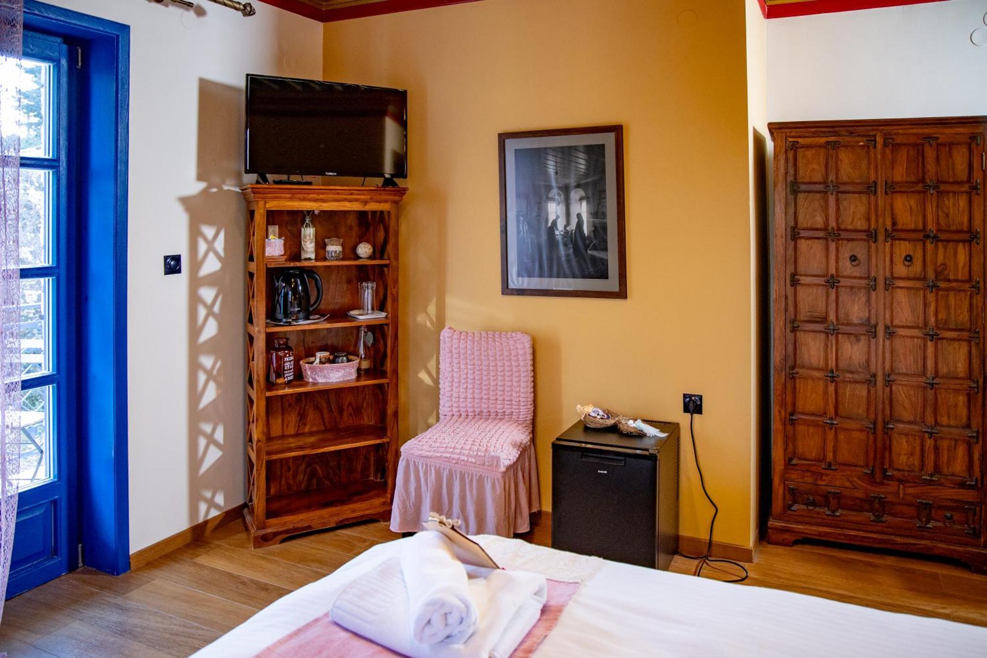 Arktouros Hotel Monodendri Eksteriør billede