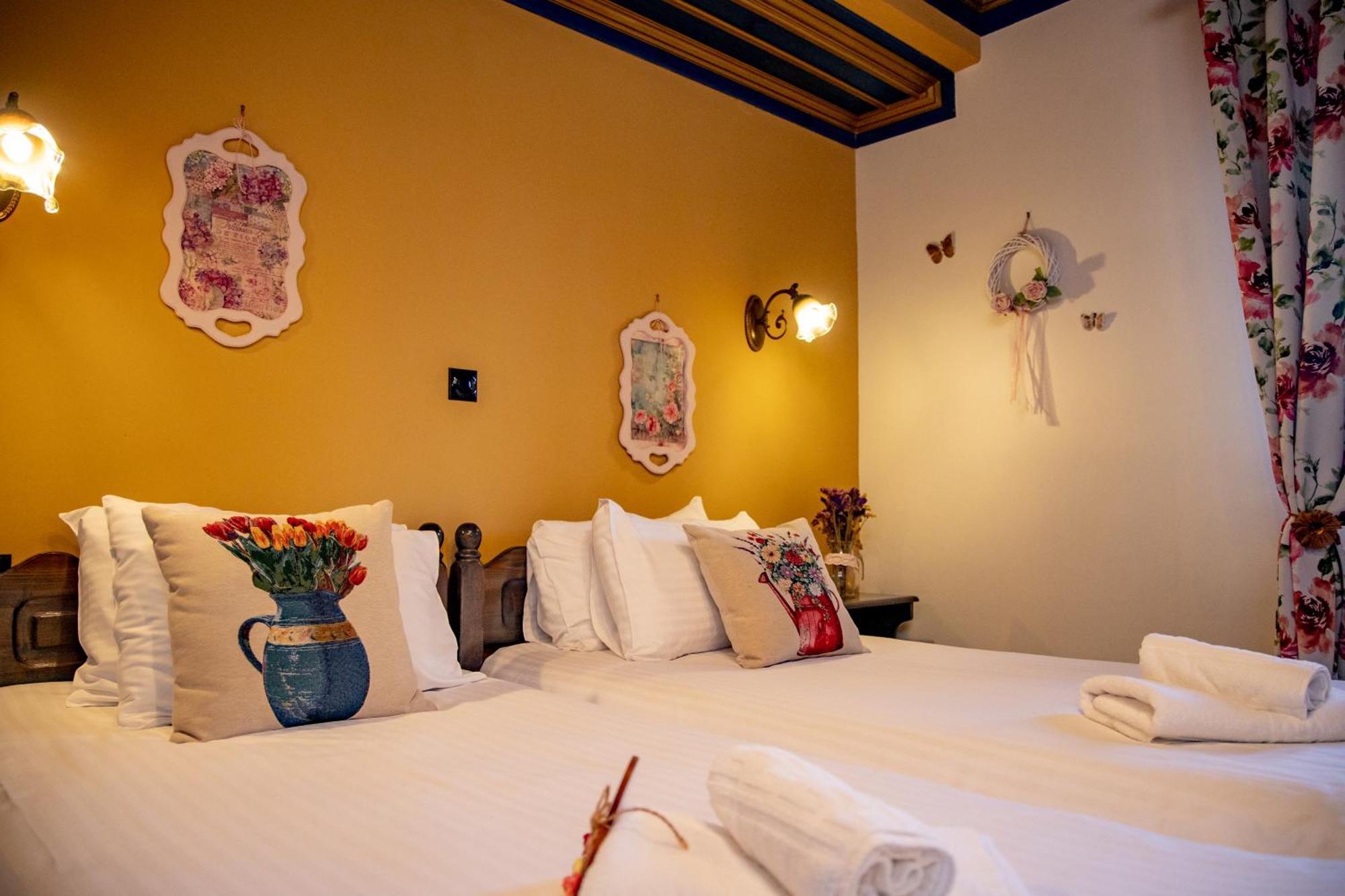 Arktouros Hotel Monodendri Eksteriør billede