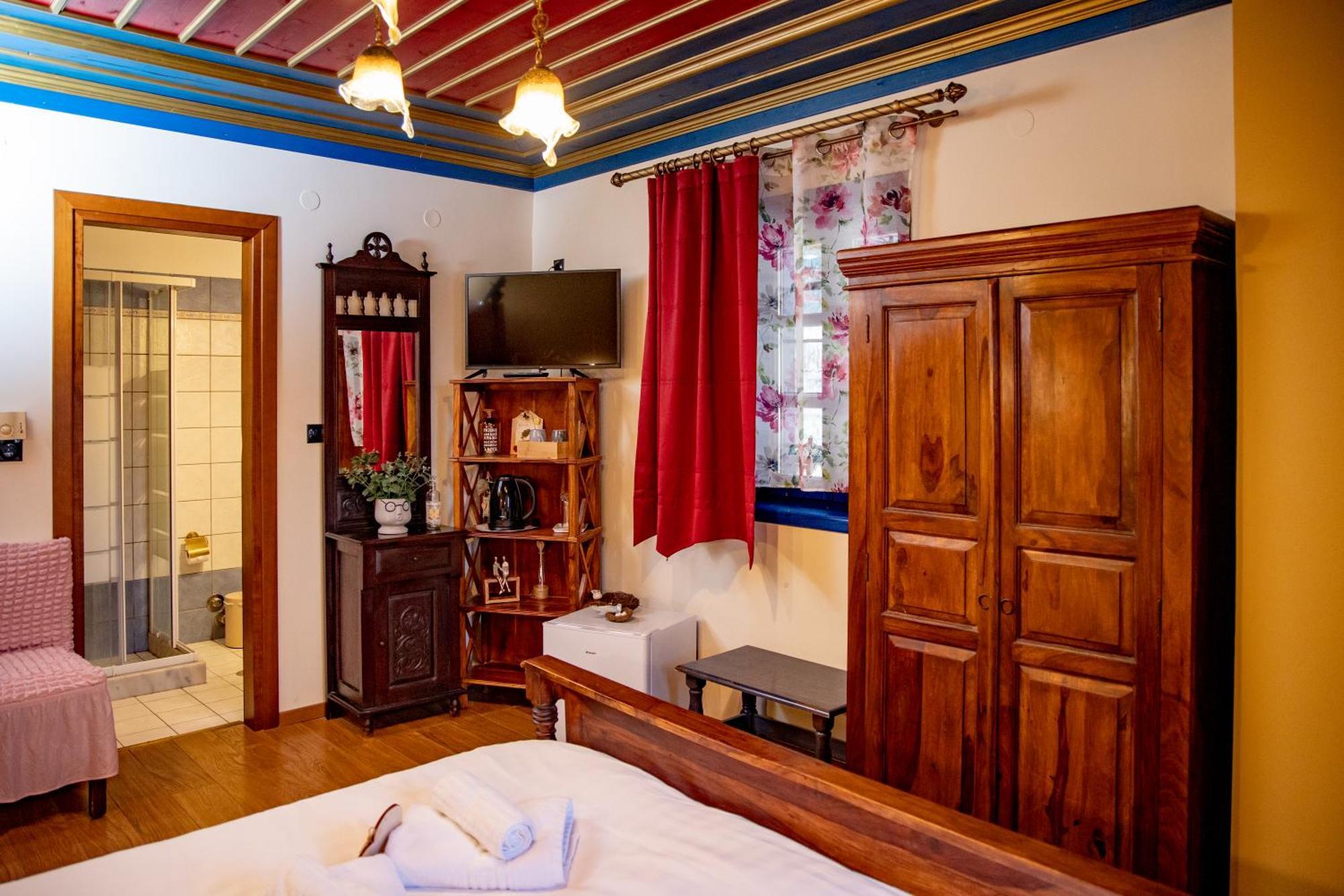 Arktouros Hotel Monodendri Eksteriør billede