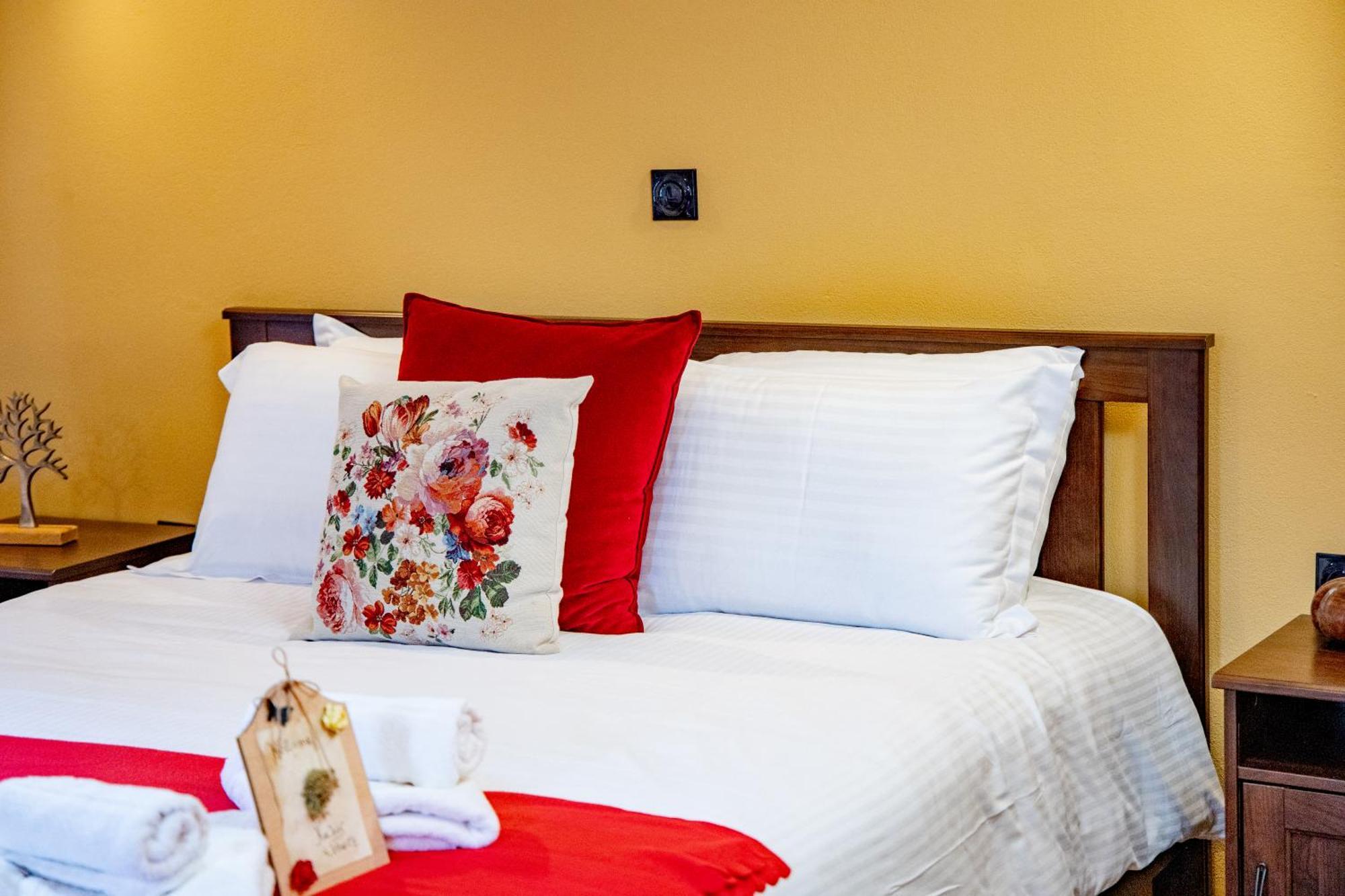 Arktouros Hotel Monodendri Eksteriør billede