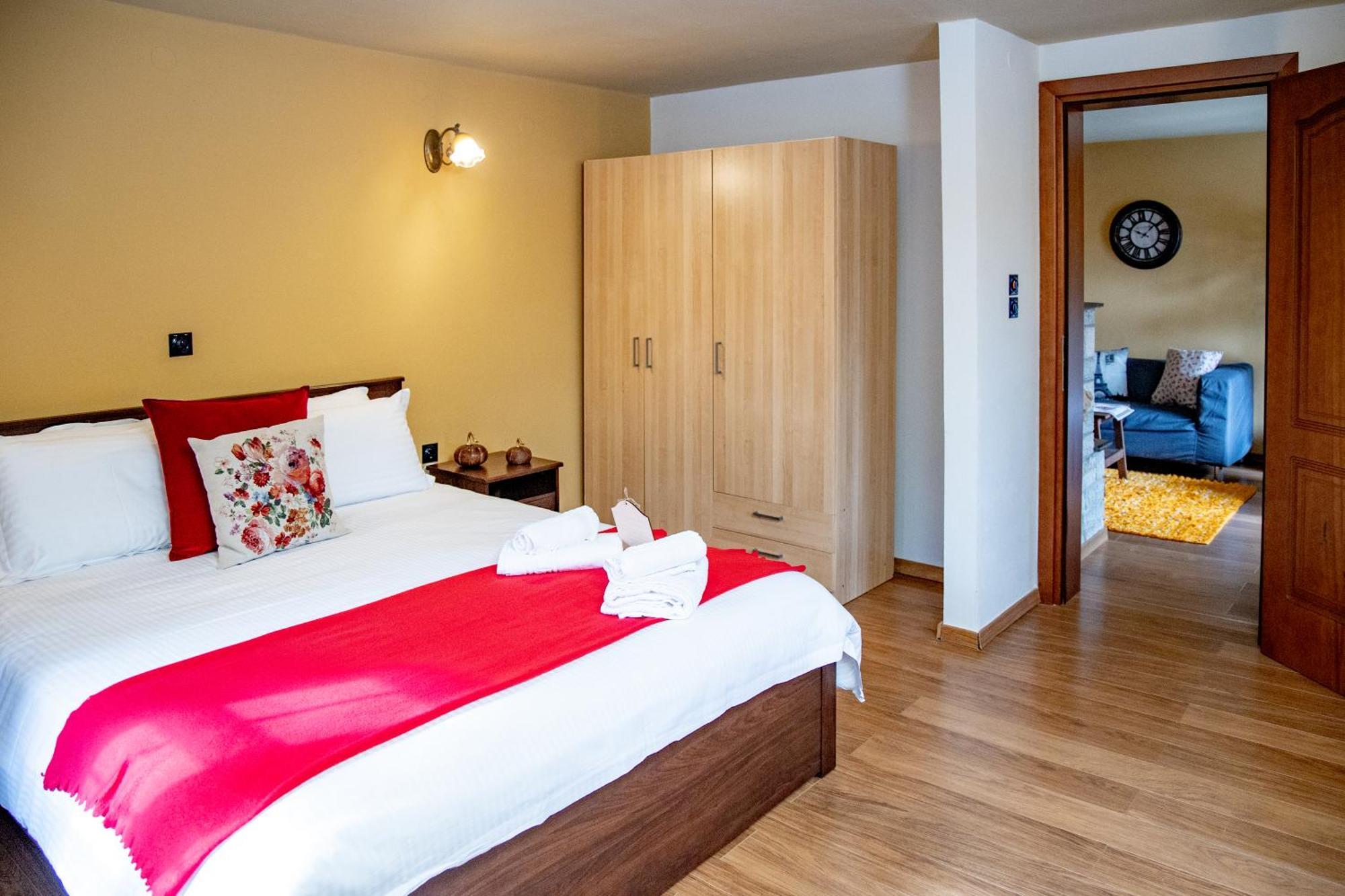 Arktouros Hotel Monodendri Eksteriør billede