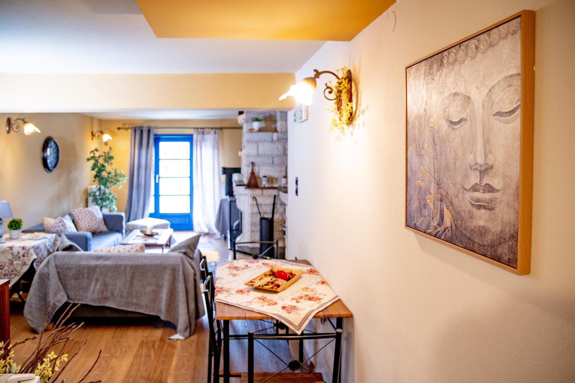 Arktouros Hotel Monodendri Eksteriør billede
