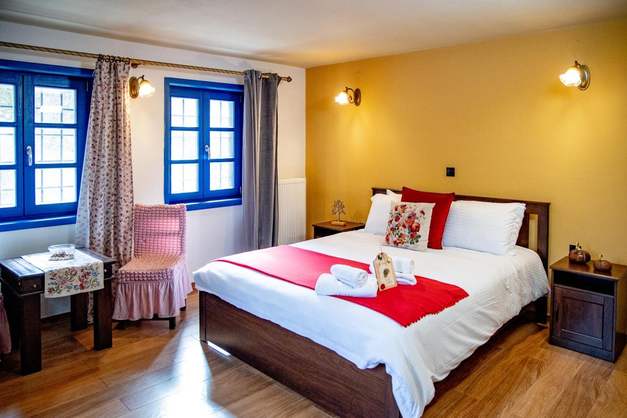 Arktouros Hotel Monodendri Eksteriør billede